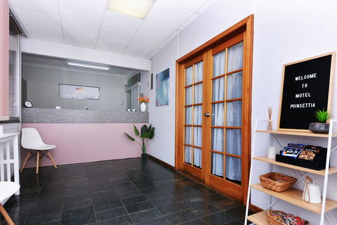 Motel Poinsettia - Northern Rivers Accommodation 1