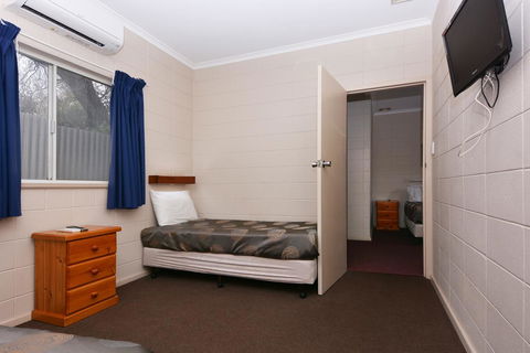 Motel Poinsettia - Northern Rivers Accommodation 17