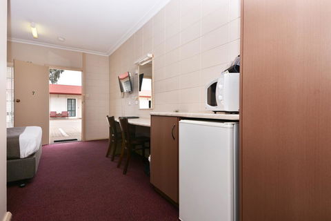 Motel Poinsettia - Northern Rivers Accommodation 27
