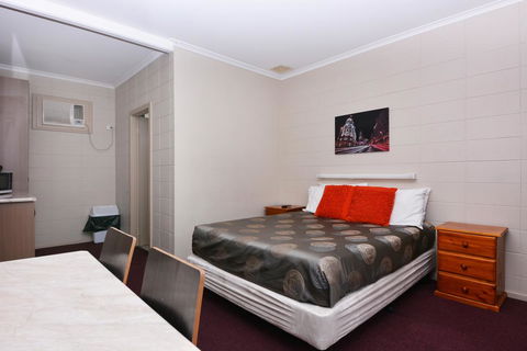 Motel Poinsettia - Northern Rivers Accommodation 14