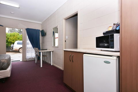 Motel Poinsettia - Northern Rivers Accommodation 15