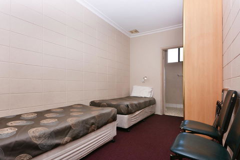 Motel Poinsettia - Northern Rivers Accommodation 22