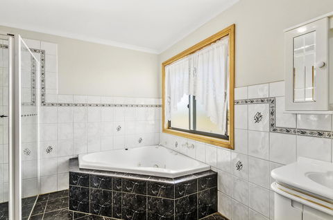 Rocks Retreat House With Sea Views - Northern Rivers Accommodation 12
