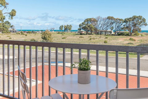 Jurien Bay Motel Apartments - Northern Rivers Accommodation 22