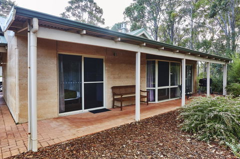 Eight Willows Retreat - Northern Rivers Accommodation 25