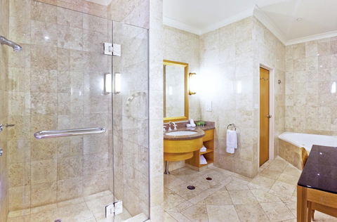 Duxton Hotel Perth - Northern Rivers Accommodation 3