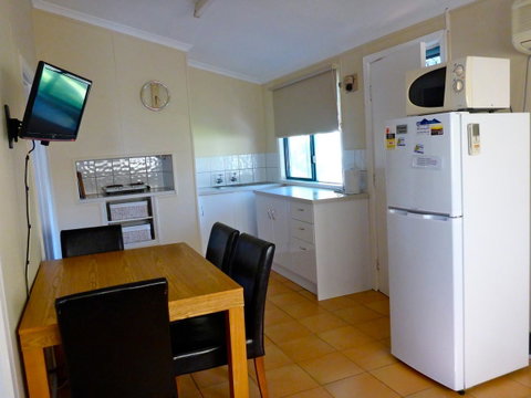 Lazy Lobster Holiday Units & Chalets - Northern Rivers Accommodation 24