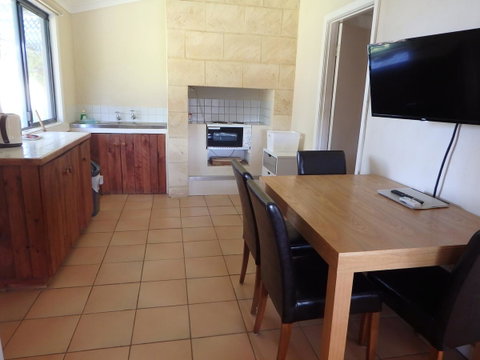 Lazy Lobster Holiday Units & Chalets - Northern Rivers Accommodation 4