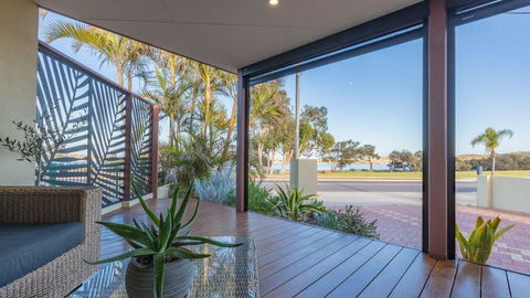 Starboard Views Kalbarri - River Front Apartment - Northern Rivers Accommodation 1
