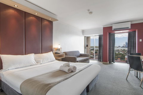Metro Hotel Perth - Northern Rivers Accommodation 0