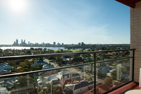 Metro Hotel Perth - Northern Rivers Accommodation 6