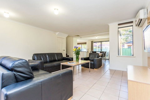 Country Comfort Perth - Northern Rivers Accommodation 22