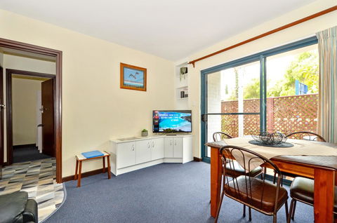 Dolphin Lodge Albany - Self Contained Apartments At Middleton Beach - Northern Rivers Accommodation 27