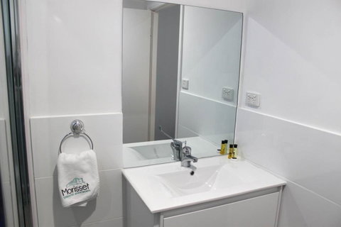 Morisset Serviced Apartments - Northern Rivers Accommodation 9