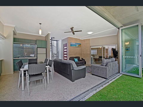 Crescent Head Spa Villa - Northern Rivers Accommodation 9
