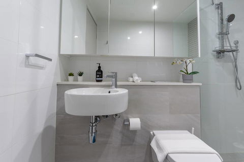 Inner City Stylish Apt Walk To Green Square - Northern Rivers Accommodation 3