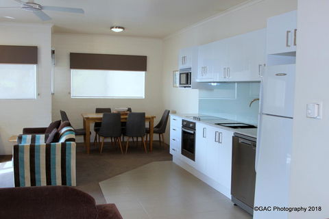 Mollymook Cove Apartments - Northern Rivers Accommodation 15