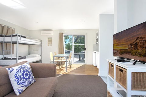 Huskisson Holiday Motel Cabins - Northern Rivers Accommodation 1