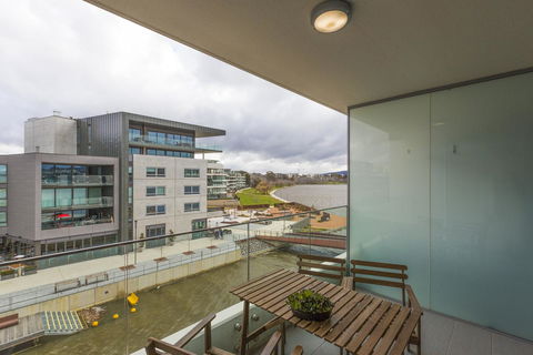 Lakefront 116 Kingston ACT - Northern Rivers Accommodation 9