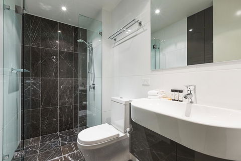 Lakefront 116 Kingston ACT - Northern Rivers Accommodation 8