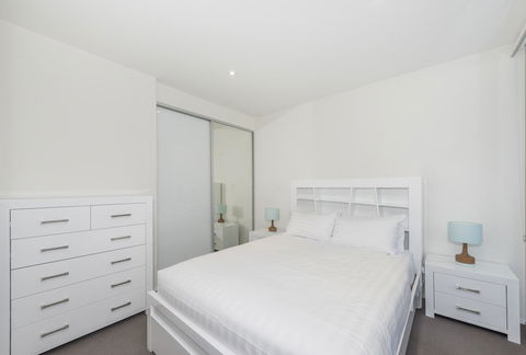 Lakefront 116 Kingston ACT - Northern Rivers Accommodation 6