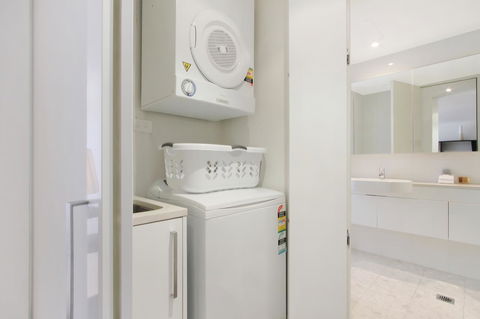 Lakefront 116 Kingston ACT - Northern Rivers Accommodation 20