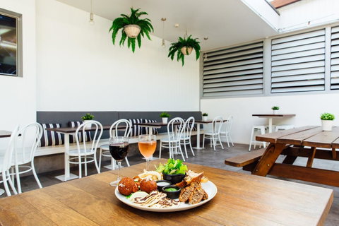 Coniston Hotel Wollongong - Northern Rivers Accommodation 10