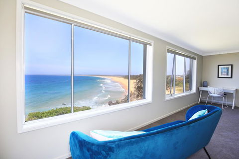 Neptune I Absolute Beachfront I Stunning Views - Northern Rivers Accommodation 13