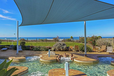 Blue Lagoon Beach Resort - Northern Rivers Accommodation 3