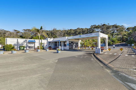Blue Lagoon Beach Resort - Northern Rivers Accommodation 11