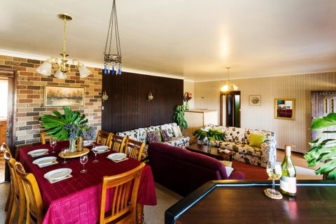 Coal D\' Vine VIEW - Cessnock NSW - Northern Rivers Accommodation 0