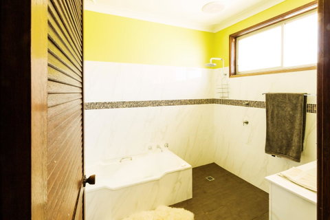 Coal D\' Vine VIEW - Cessnock NSW - Northern Rivers Accommodation 9