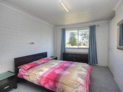 45 Wharf Street - Whole House - Northern Rivers Accommodation 12