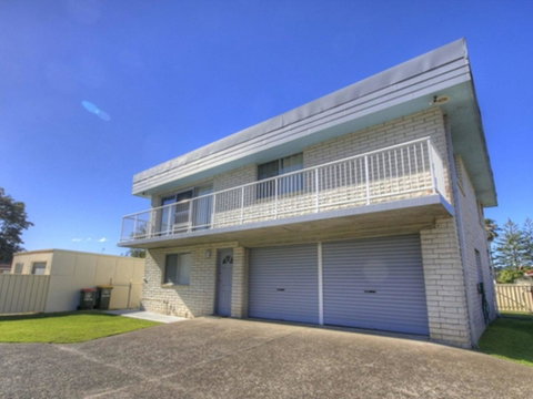 45 Wharf Street - Whole House - Northern Rivers Accommodation 11