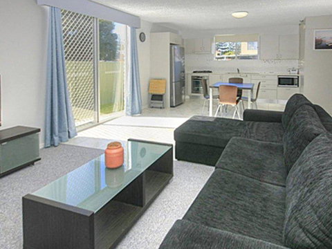 45 Wharf Street - Whole House - Northern Rivers Accommodation 2