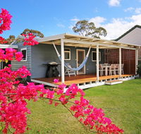 Hayes Beach House - Jervis Bay - Pet Friendly - Northern Rivers Accommodation
