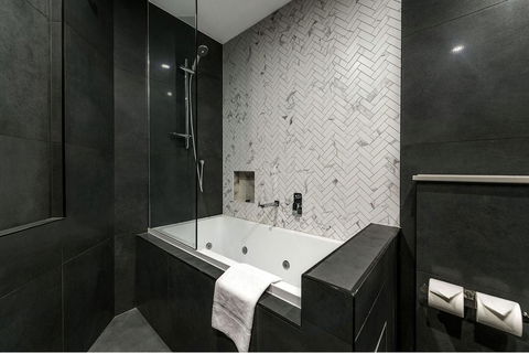 Holiday Inn & Suites - Parramatta Marsden Street, An IHG Hotel - Northern Rivers Accommodation 6
