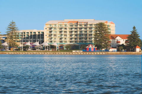 Oaks The Entrance Waterfront Suites - Northern Rivers Accommodation 9