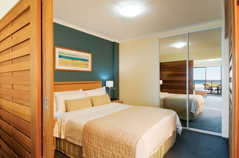 Oaks The Entrance Waterfront Suites - Northern Rivers Accommodation 3