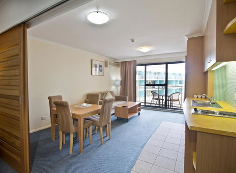 Oaks The Entrance Waterfront Suites - Northern Rivers Accommodation 11