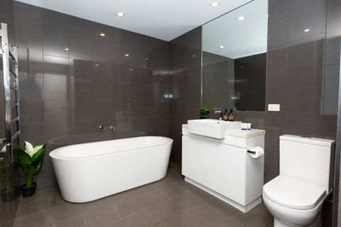 Brand New Executive Apartment - Northern Rivers Accommodation 10