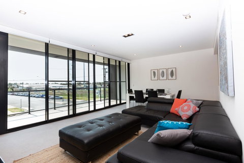 Brand New Executive Apartment - Northern Rivers Accommodation 2