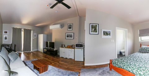 Pound Creek Gallery - Northern Rivers Accommodation 0