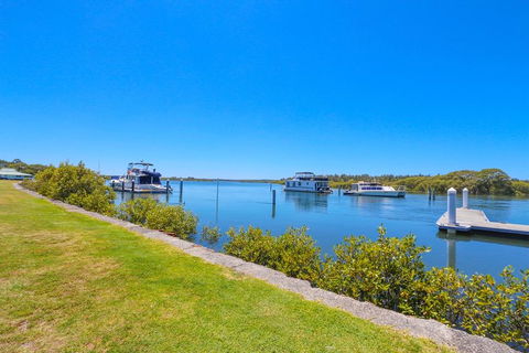 Boathouse Resort (Water Front) - Northern Rivers Accommodation 7