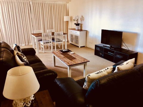 Boathouse Resort (Water Front) - Northern Rivers Accommodation 5