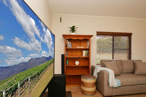 JE Guesthouse, Central To All The Hunter Valley Has To Offer - Northern Rivers Accommodation 5