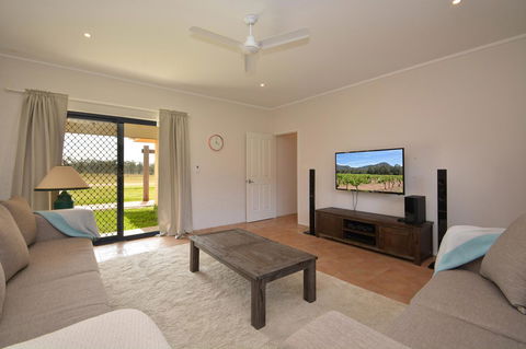 JE Guesthouse, Central To All The Hunter Valley Has To Offer - Northern Rivers Accommodation 4