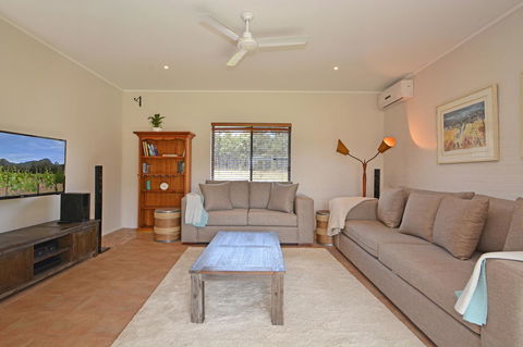 JE Guesthouse, Central To All The Hunter Valley Has To Offer - Northern Rivers Accommodation 3