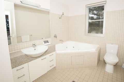 Grandview Apartments - Northern Rivers Accommodation 37