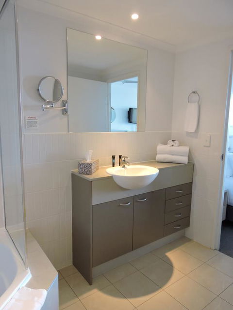 BASE Holidays - Ettalong Beach Premium Apartments - Northern Rivers Accommodation 20